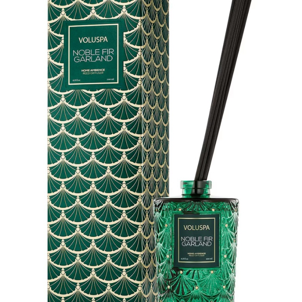 Voluspa Noble Fir Garland Candle